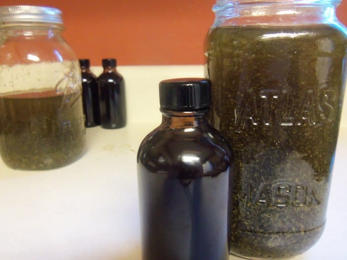 27 Last Minute DIY Gift Ideas - DIY Lavender Bath Salts from Herbal Academy of New England