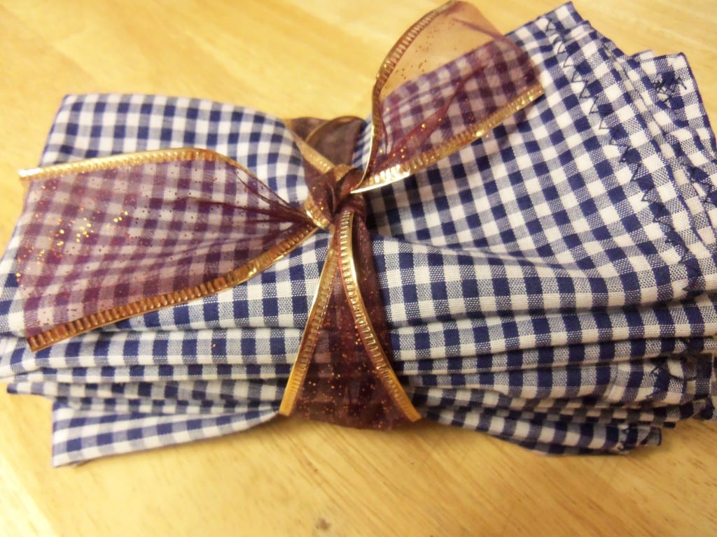 27 Last Minute Gift Ideas - Cloth Napkins from Simple Life Mom