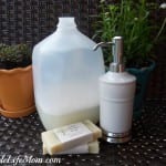 DIY Natural Liquid Handsoap - Homemade hand soap with essential oils