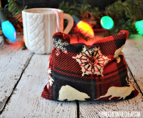 33 Natural Gift Ideas with Essential Oils: DIY Heating Pad