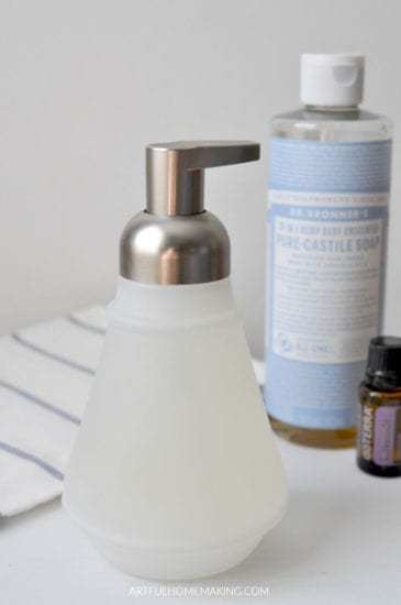Homestead Blog Hop Feature - how-to-make-all-natural-foaming-hand-soap