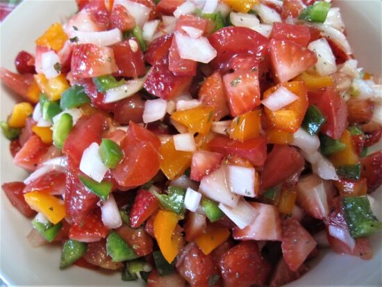 Homestead Blog Hop Feature - Fresh Strawberry Salsa Recipe