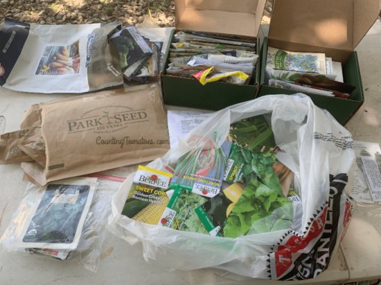 Homestead Blog Hop Feature - How-to-Store-and-Organize-Seed-Packets