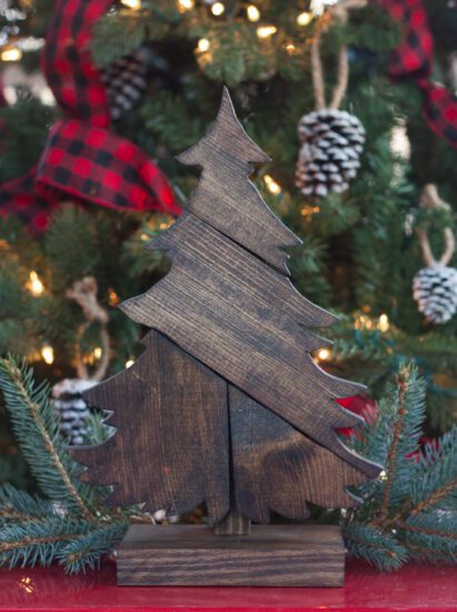 Homestead Blog Hop Feature - DIY-Patchwork-Wood-Christmas-Tree-