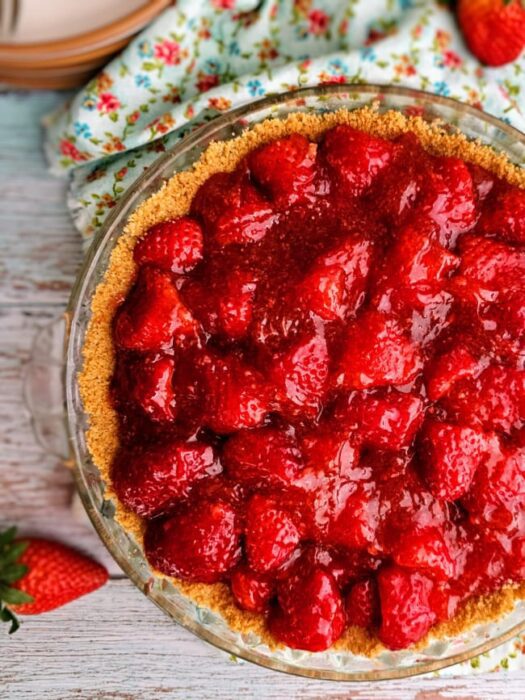 Homestead Blog Hop Feature - Fresh Strawberry Pie with Homemade Strawberry Glaze