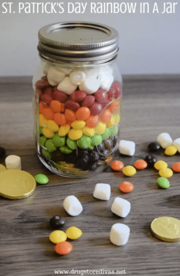 Homestead Blog Hop Feature - St Patrick's Day Rainbow in a Jar DIY