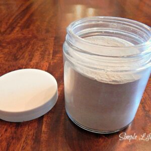 Natural tooth powder from Simple Life Mom