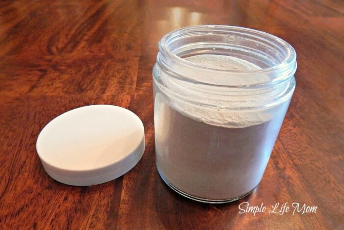 Real Life Tested Recipes that are healthy and organic - Natural tooth powder from Simple Life Mom