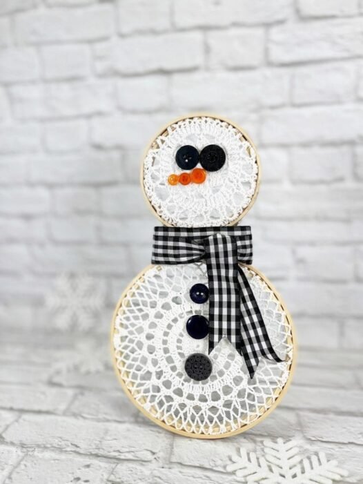 Homestead Blog Hop - Upcycled DIY Snowman from Embroidery Hoops