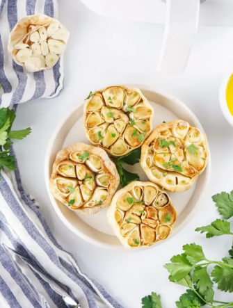 Homestead Blog Hop Feature - How to Roast Garlic in the Air Fryer