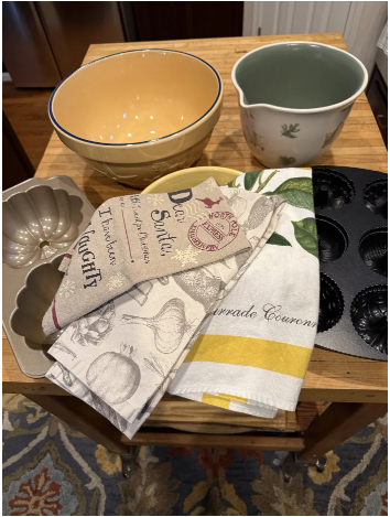 Homestead Blog Hop Feature - Thrifting Kitchen Accessories